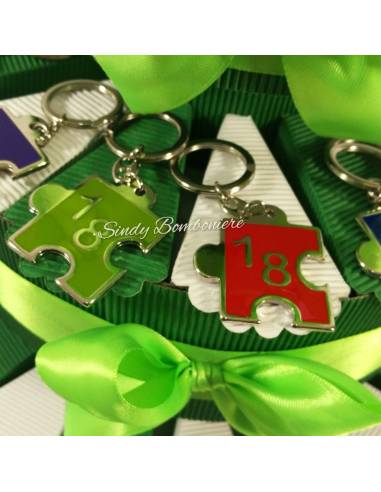 Torta con tastiere con nappina per laurea in ingegneria informatica con tocco e tesi