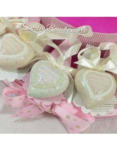 Idea torta battesimo nascita femminuccia con cuori in porcellana e centrale orsetto con cuore 2