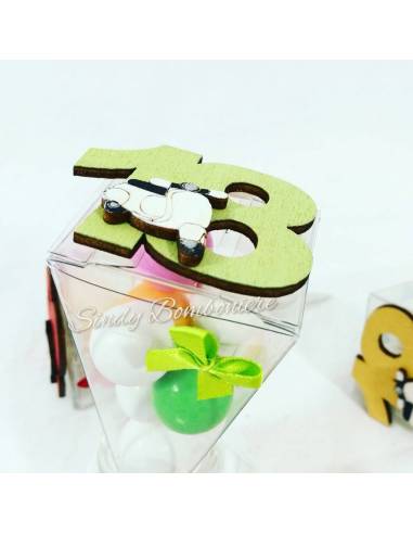 Idea bomboniera torta coni plexiglass 18esimo compleanno 18 anni vespa magnete