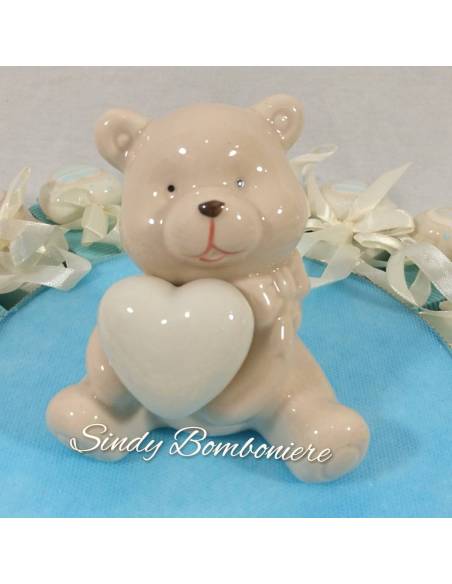 Idea torta battesimo nascita femminuccia con cuori in porcellana e centrale orsetto con cuore