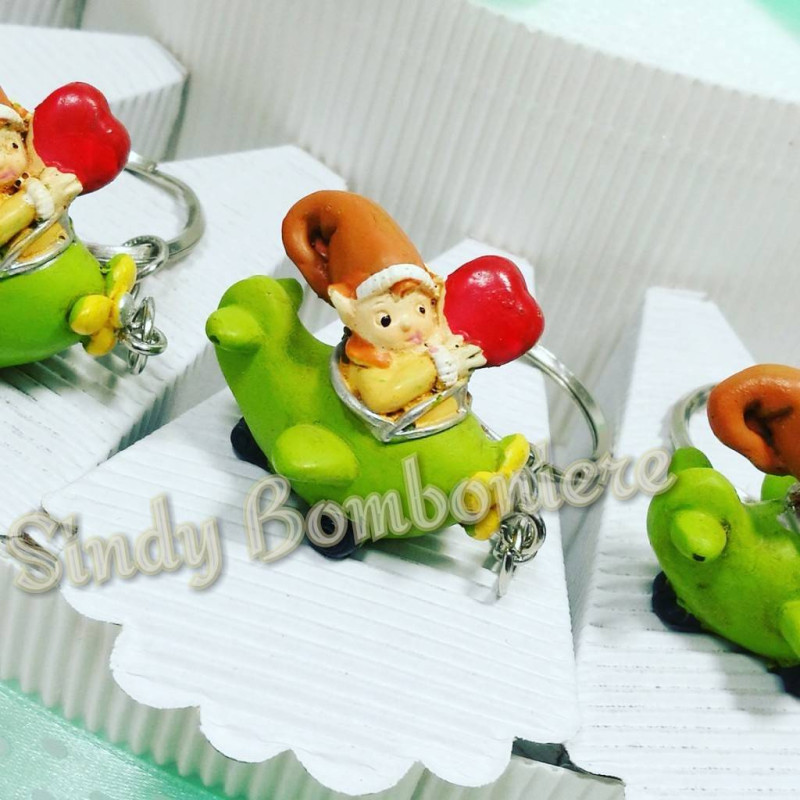 Torta bomboniera nascita battesimo 1° compleanno portachiavi gnomo aeroplano cuoricino rosso