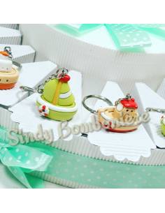 Torta bomboniera battesimo nascita comunione barchetta portachiavi assortita colorate centrale barca porcellana profumatore 2