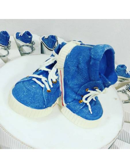 TORTA BOMBONIERA SCARPE CONVERSE PORTACHIAVI BLU 18 ANNI COMUNIONE CRESIMA