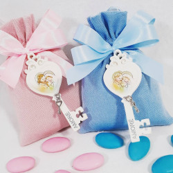 Sacchetto in cotone rosso con chiave in resina con immagine sacra cresima 049652