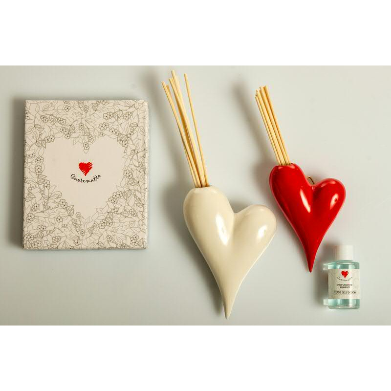 Bomboniera Cuorematto  set profumatore e vaso cuore 2 colori da appendere, midollini diffusori e fragranza inclusa