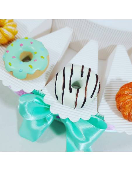 Torta bomboniere compleanno portachiavi biscotti dolci e merendine compleanno cresima comunione