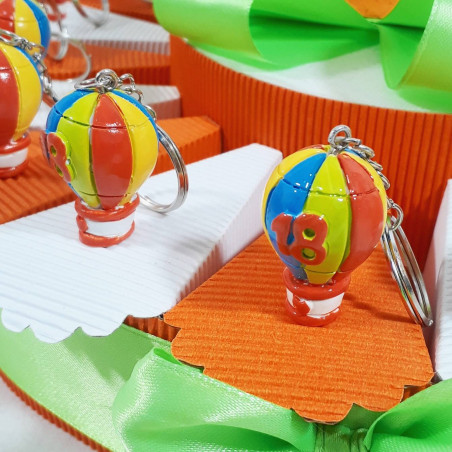 TORTA BOMBONIERE COMPLEANNO per 18 anni mongolfiere portachiavi colorati