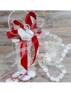 Lanterne bianche su torta bomboniera per Cresima 2