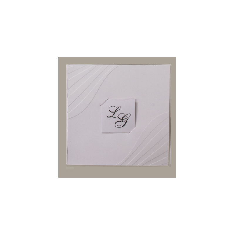 Bomboniere Statuina di un angelo in piedi con cucciolo in finissima porcellana MORENA