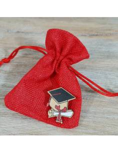 Sacchetto laurea rosso con tiranti con tocco e pergamena in legno