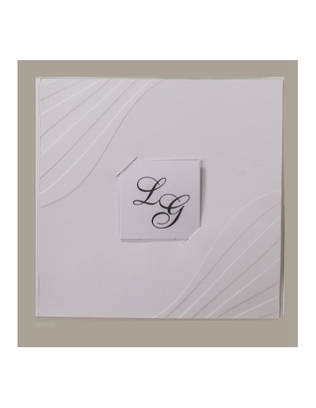 Bomboniere statuetta di una ragazzina che gioca a basket in finissima porcellana MORENA