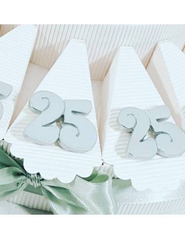 Torta porta bomboniere magneti 25 argentati per anniversario nozze d'argento