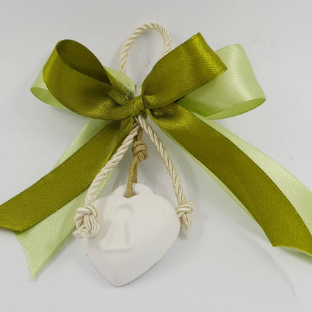 Segnaposto matrimonio economici confetto cuore appendino