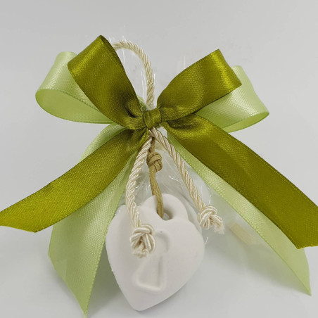 Segnaposto matrimonio economici confetto cuore appendino