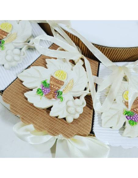 Torta bomboniera per comunione foglia immagine sacra