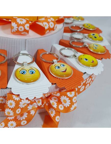 Bomboniere 18 anni (diciottesimo) smile portachiavi originali e divertenti