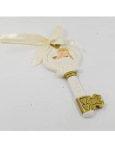 Chiave appendino bomboniere comunione ragazza in preghiera