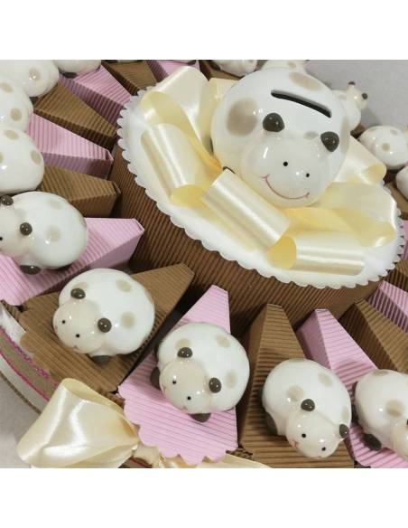 coccinelle con confezione su torta di bomboniere