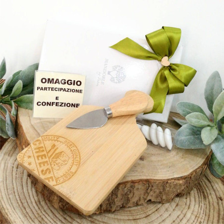 Bomboniera per matrimonio anniversario sposi tagliere in legno per formaggi + coltellino e partecipazioni
