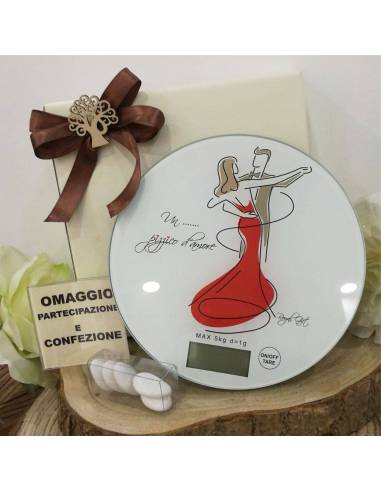 Bomboniere utili bilancia con innamorati che danzano