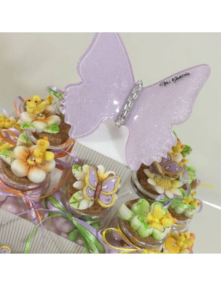 Originale torta per confetti con vasetti