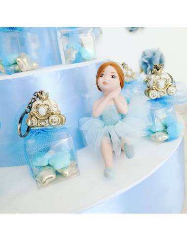 Torta portaconfetti carrozze