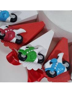 Torta di bomboniere moto GP calamite colorate spedizione inclusa 2