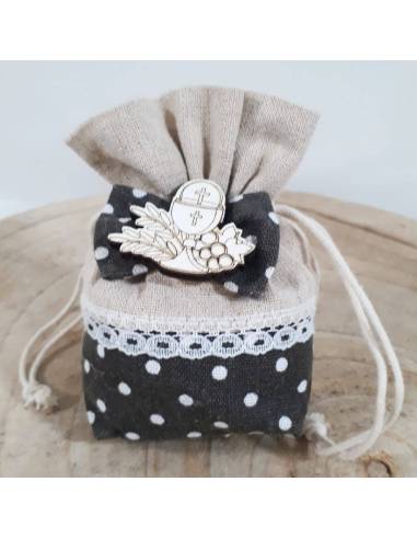 Sacchetto prima comunione con pizzo e applicazione in legno a forma di calice