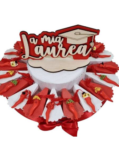 Torta confetti laurea bomboniere corno portafortuna