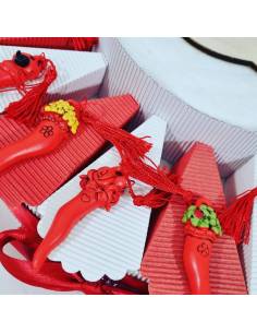 Torta confetti laurea bomboniere corno portafortuna 2