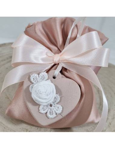 Sacchetti portaconfetti cuore gessetto e pizzo macramè | Sindy Bomboniere