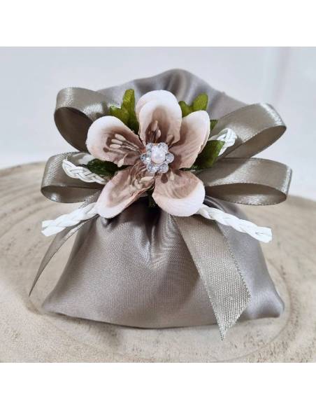 Sacchetti portaconfetti eleganti completi di confezione fiore strass