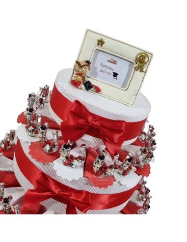 Torta bomboniera laurea con staffe di cavallo argentato con gufetto e pergamena