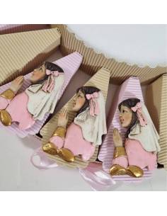 Torta bomboniere Comunione bambina in preghiera a calamite 2