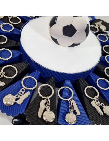 Torta calcio bomboniere Comunione maschio con portachiavi in acciaio scarpetta
