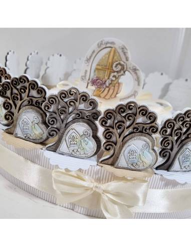 Torta bomboniere Cresima albero della vita cuore mitria magnete