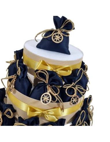 Torta sacchetti bomboniere portachiavi rosa dei venti dorato