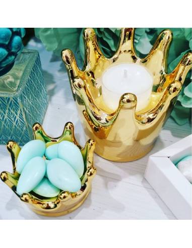 Corona bomboniera dorata in ceramica con candela yankee