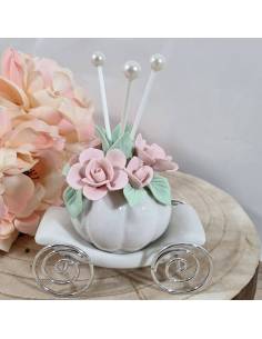 Carrozza profumatore carrozza con rose in porcellana satinata