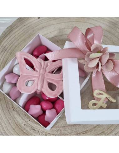 Bomboniere farfalle in ceramica confettata e iniziale personalizzata