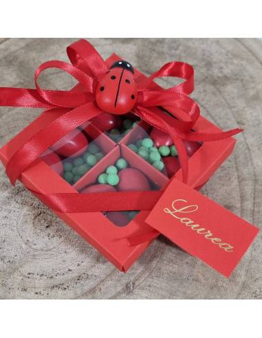 Particolare bomboniere laurea originali scatola confetti a scomparti