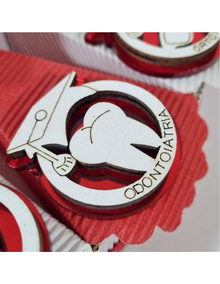 Torta bomboniere laurea magnete tocco con simbolo facoltà