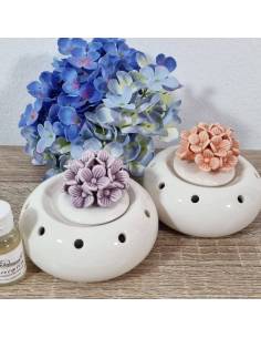 Stock bomboniere profumatori ceramica bianca fiori lilla| Sindy Bomboniere