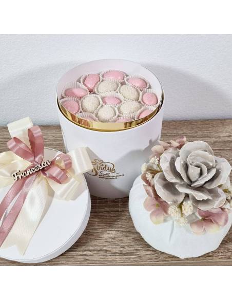 Bomboniere sacchetti profumati fiore porcellana beige e scatola degustazione confetti