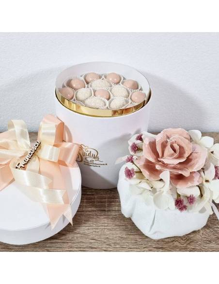 Bomboniere sacchetti profumati fiore porcellana rosa e scatola degustazione confetti