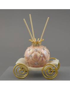 Bomboniera carrozza profumatore strass e ruote dorate