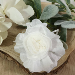 Sacchetti portaconfetti con rosa bocciolo in organza