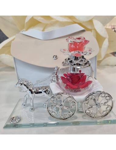Bomboniere Carrozza con cocchiere rosa rossa profumi linea Pierre Cardin