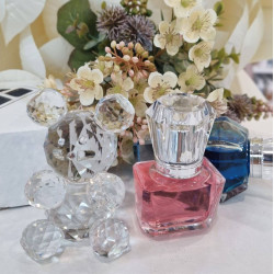 Orsetti in cristallo Bomboniere con zainetto Pierre Cardin e profumo a scelta
