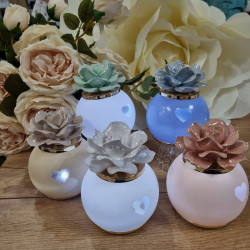 Bomboniere ceramica lampada luce led con rosa ceramica | Sindy Bomboniere